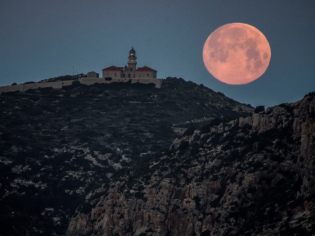 La lluna blava sobre Mallorca