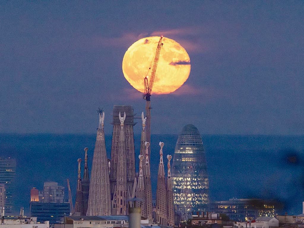 L’última lluna plena de l’estiu