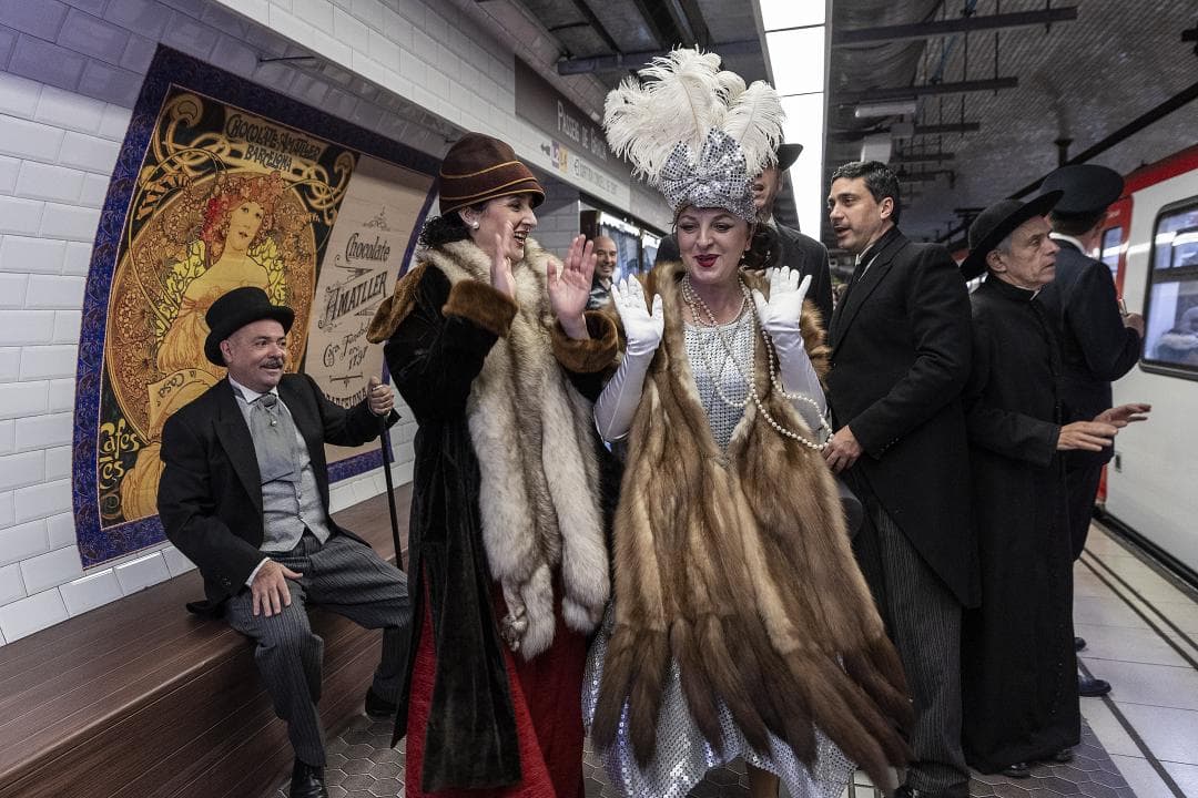 El metro es vesteix d'època pel centenari