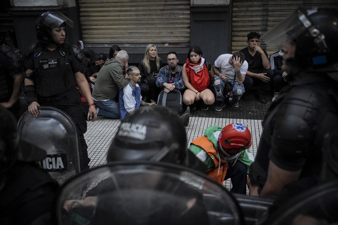 Batalla campal en una protesta a l'Argentina