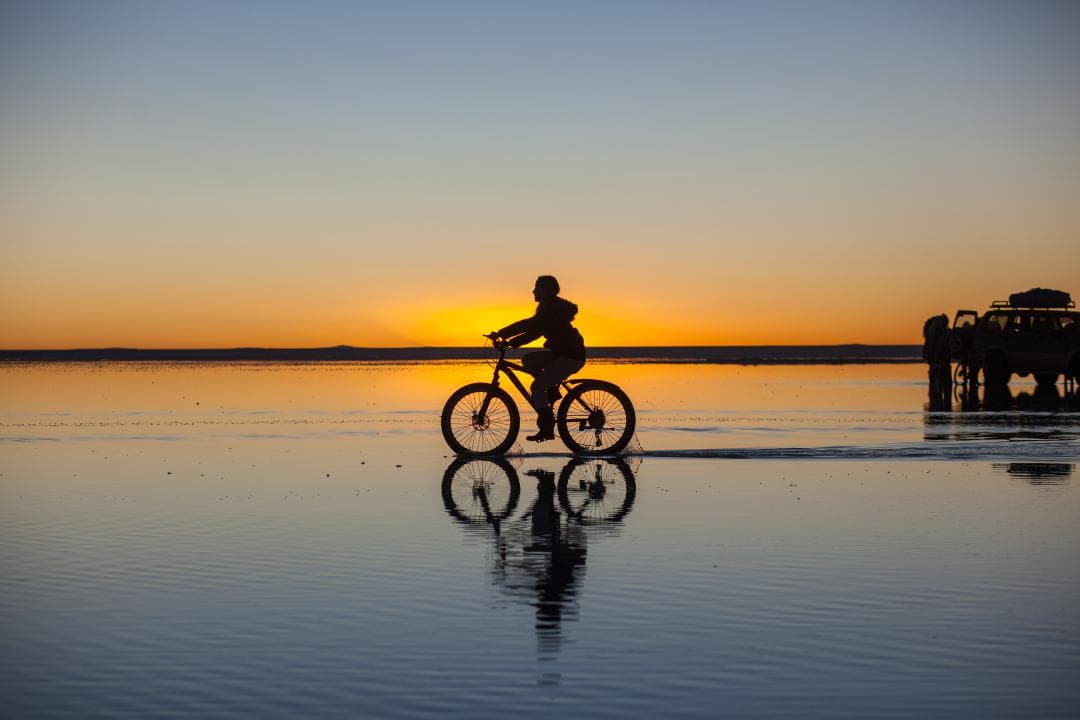 En bici sobre sal