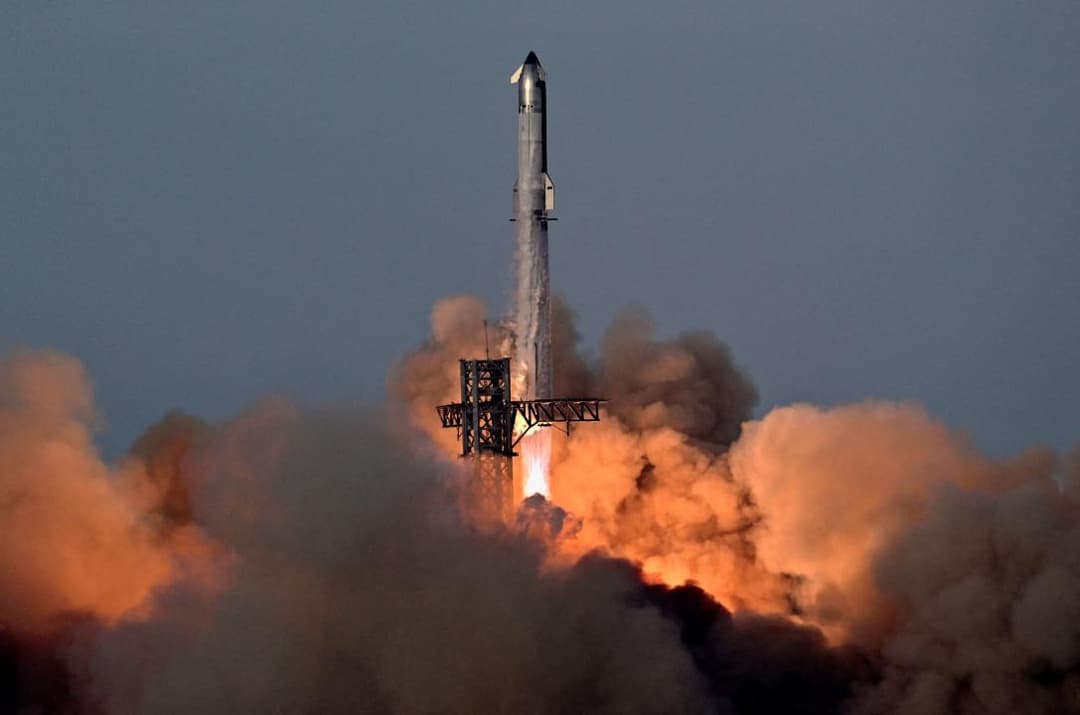 El coet de Musk completa amb èxit el desè llançament de prova