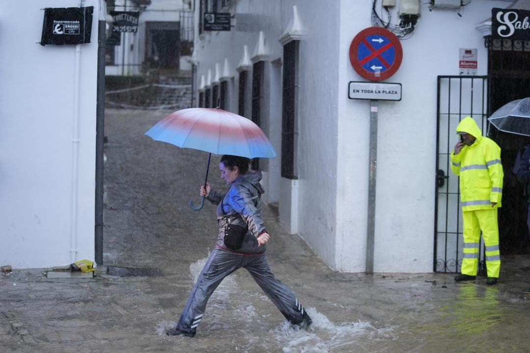 Més de 3.500 desallotjats pel temporal